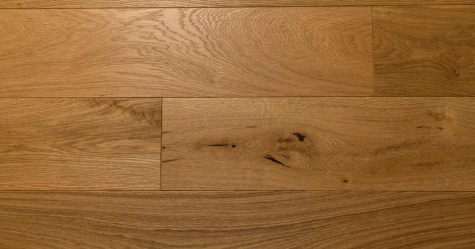 Bearfoot | Brushed & Lacquered Oak